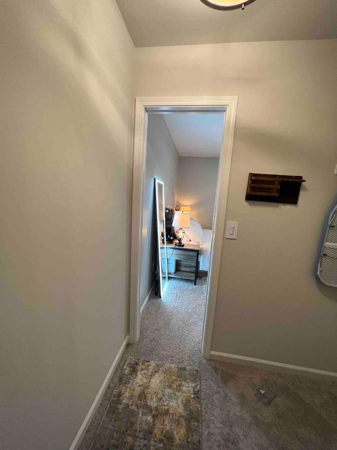 Hometel Premium Guest Suite W/ Private Entrance Ypsilanti Exterior photo
