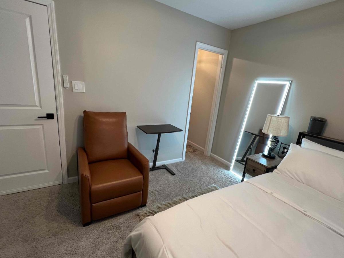 Hometel Premium Guest Suite W/ Private Entrance Ypsilanti Exterior photo